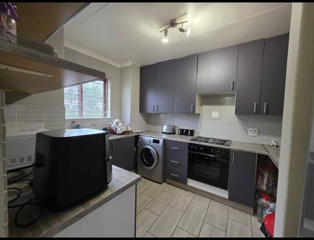 2 BEDROOM APARTMENT FOR SALE IN SUNNINGHILL